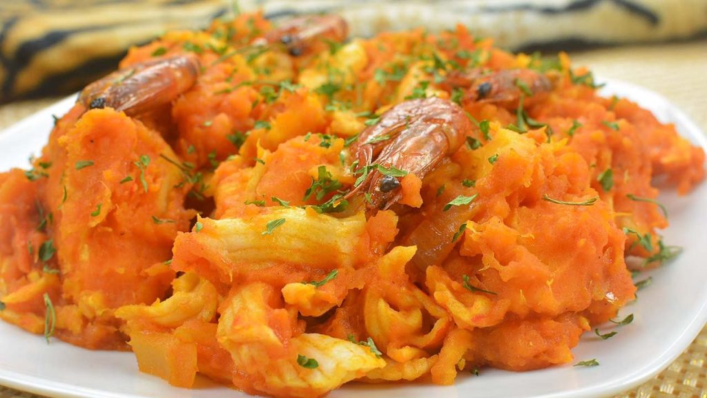 Discover the simplicity of Nigerian yam porridge, Asaro, a comforting dish made with soft yams, palm oil, and a blend of tomatoes and peppers.